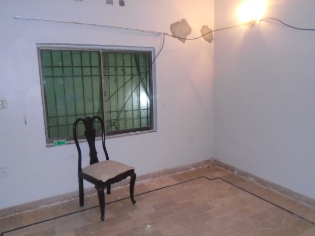 Clifton block 5 (town house) ground floor 1800 sqft available for rent